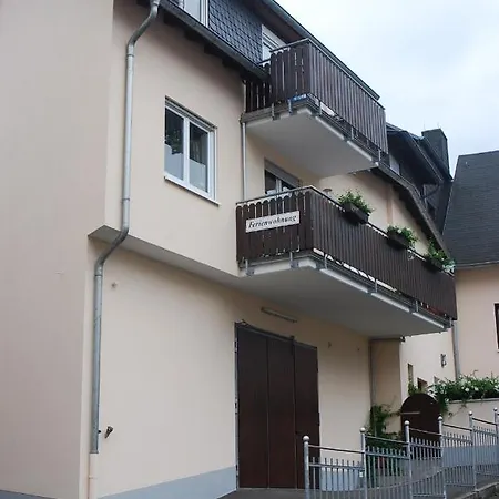 Ferienwohnung Menten Apartamento Zell an der Mosel